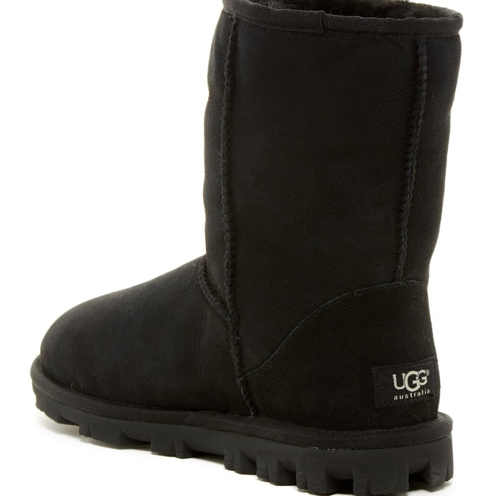 Ugg Essential Short Shearling Lined Boot 7 (Se7) - image 2